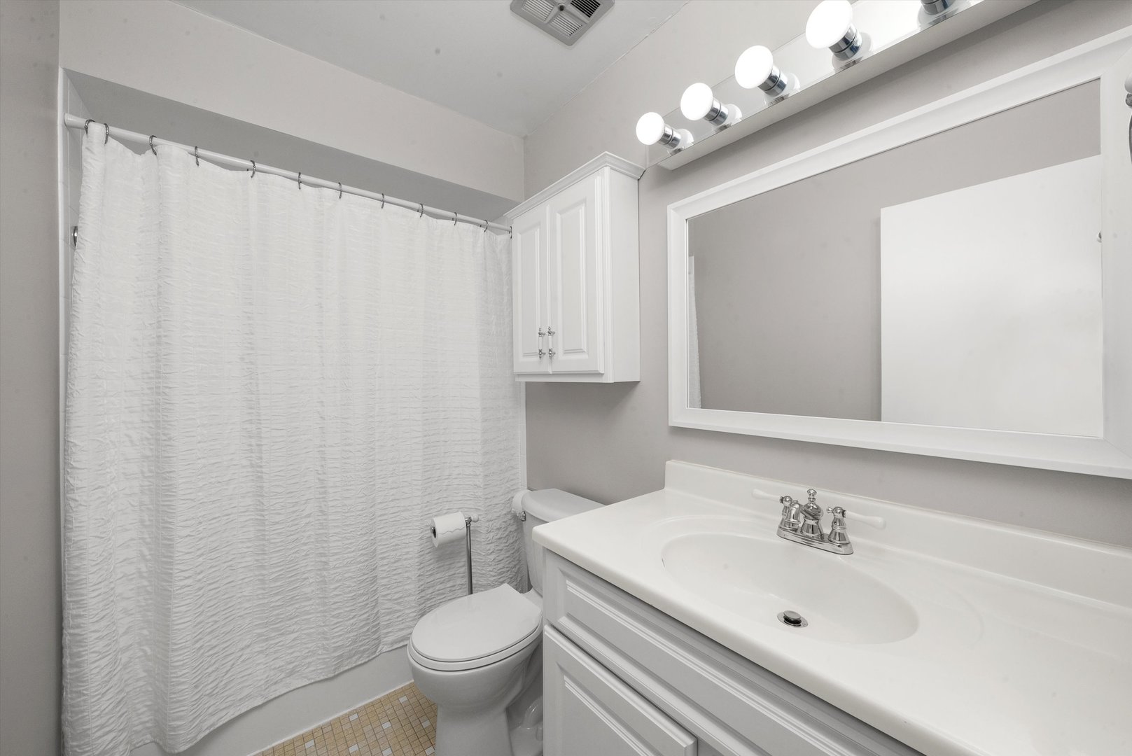 2218 N Newland Avenue Unit: 407
