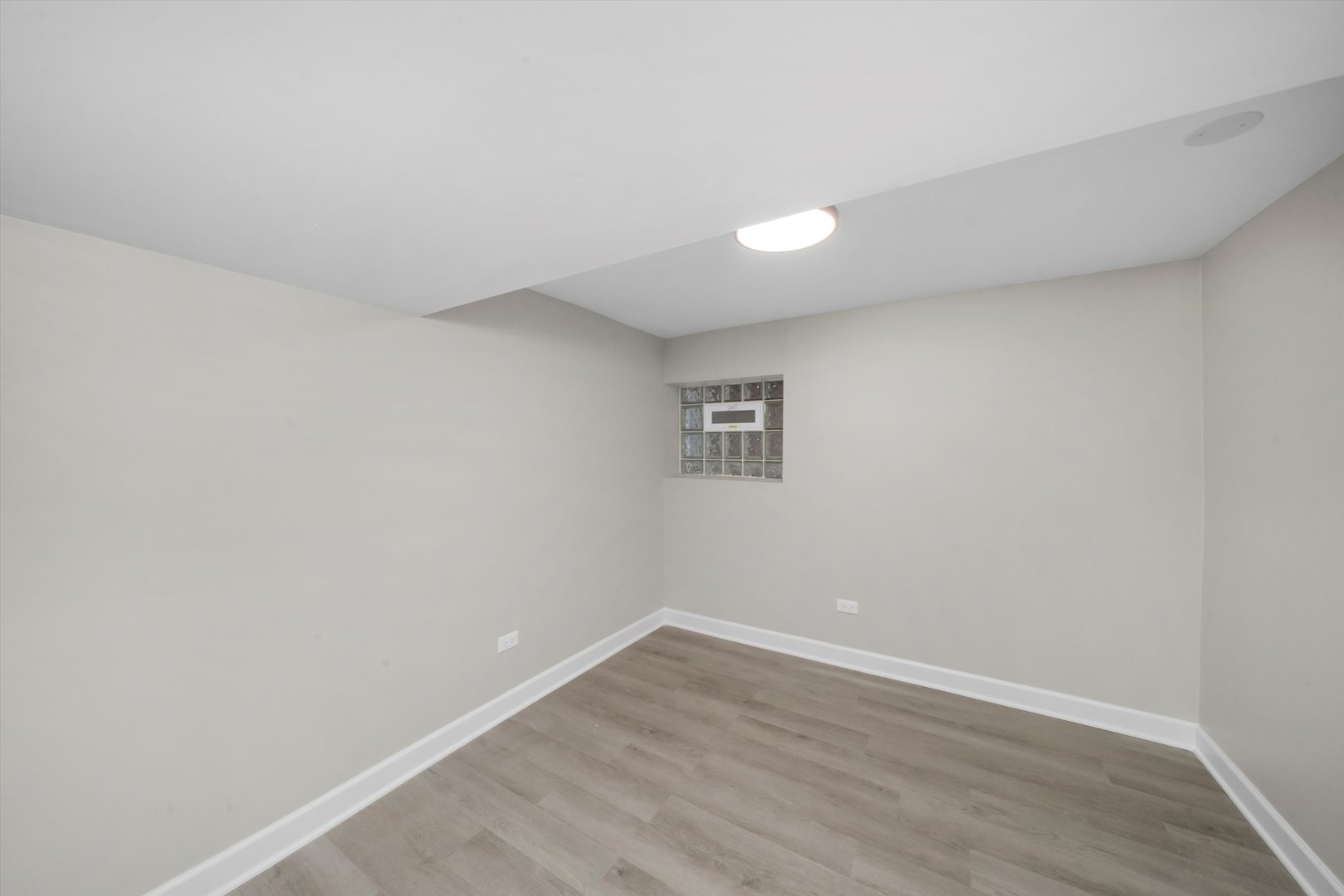 3138 N Marmora Avenue