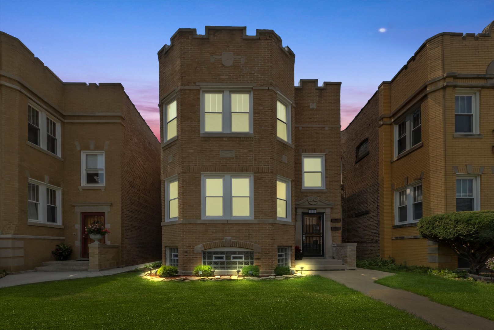 3138 N Marmora Avenue