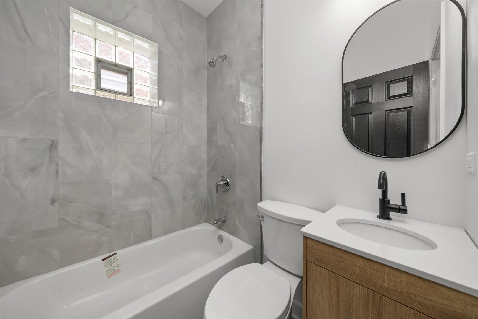 3138 N Marmora Avenue