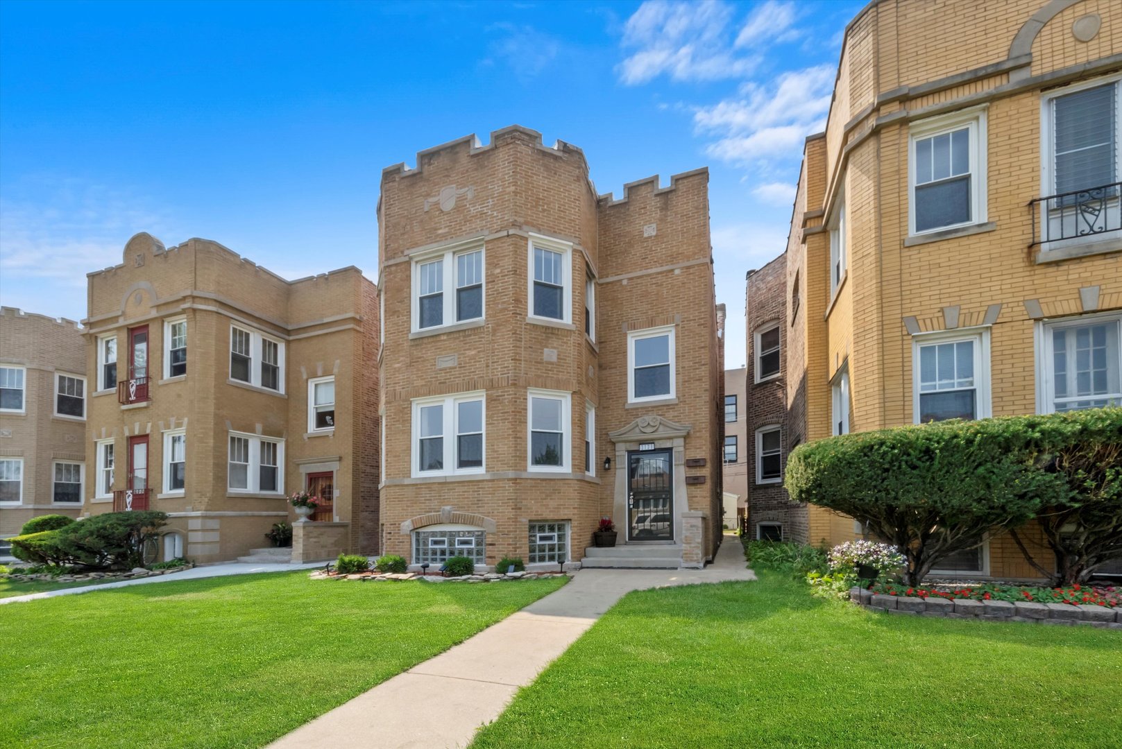 3138 N Marmora Avenue