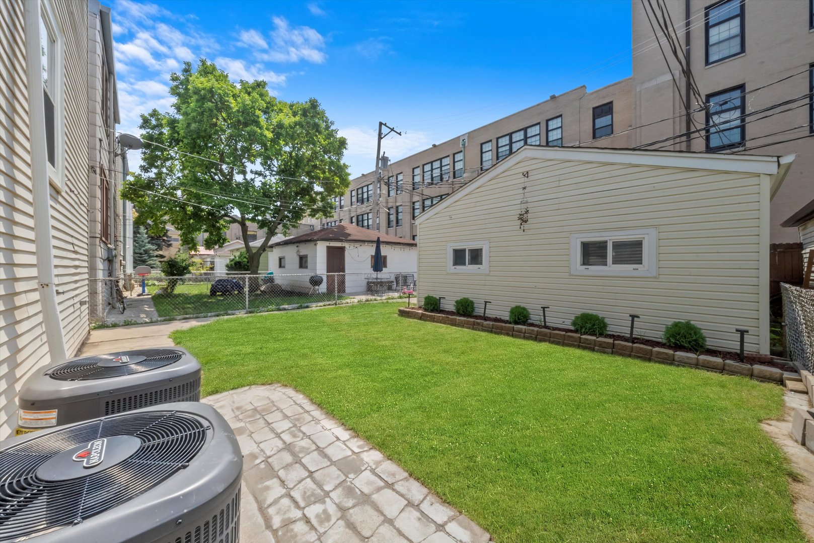 3138 N Marmora Avenue