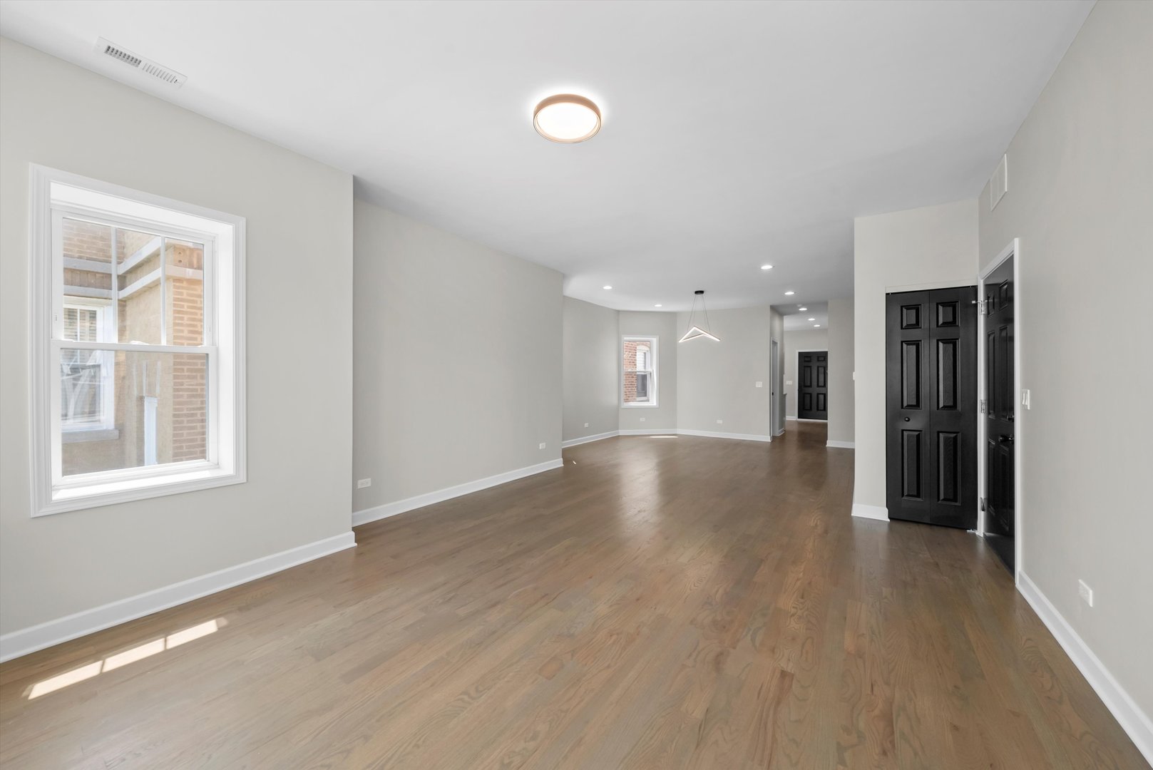 3138 N Marmora Avenue