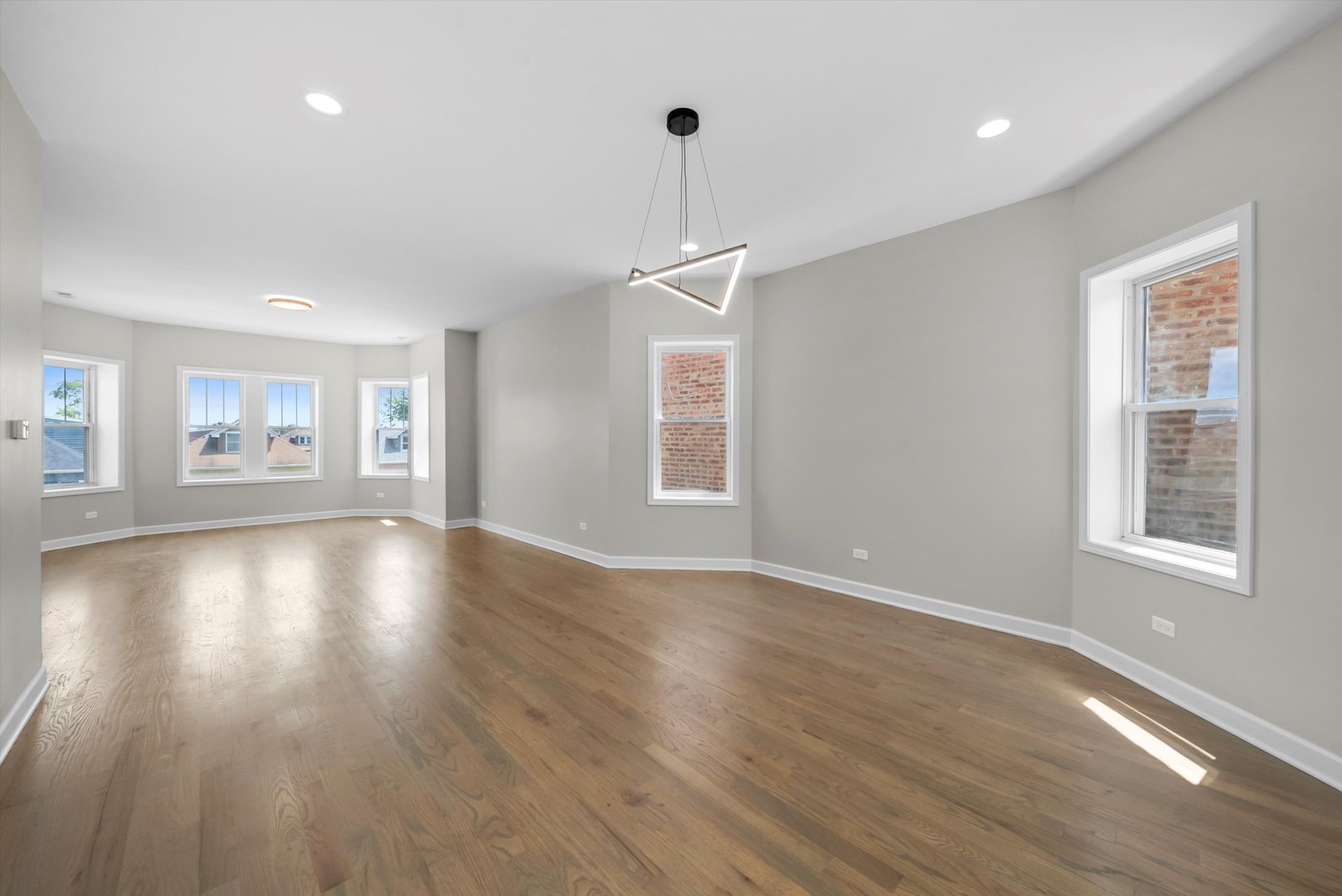 3138 N Marmora Avenue