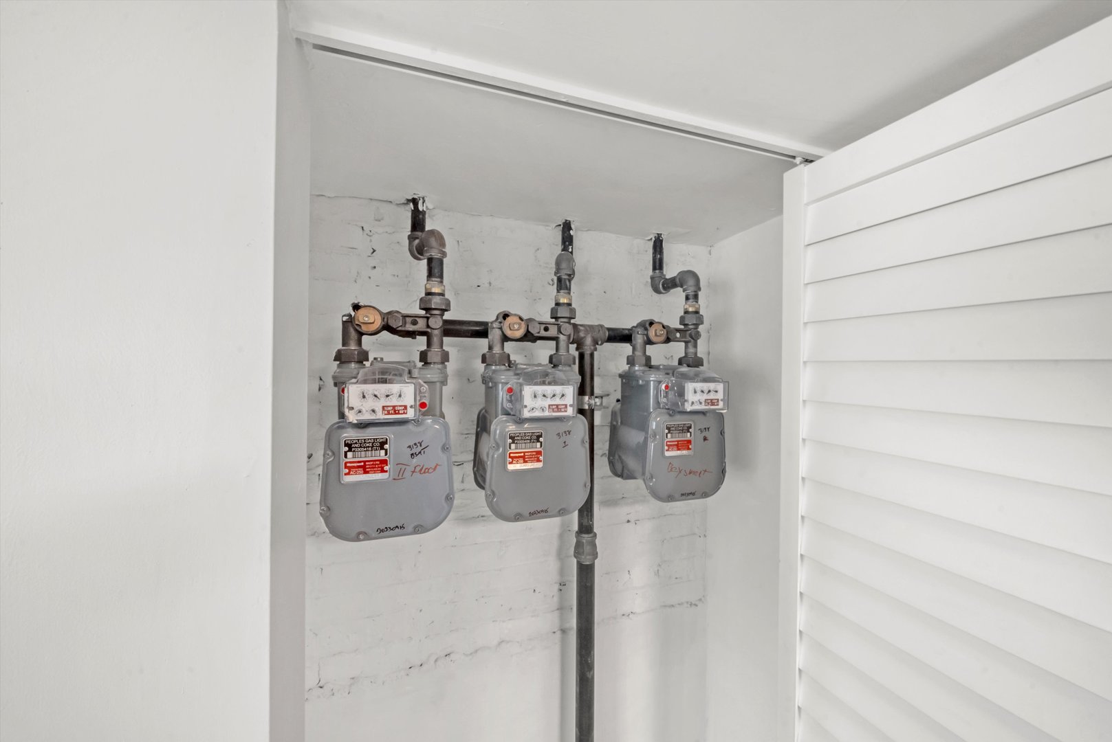 3138 N Marmora Avenue