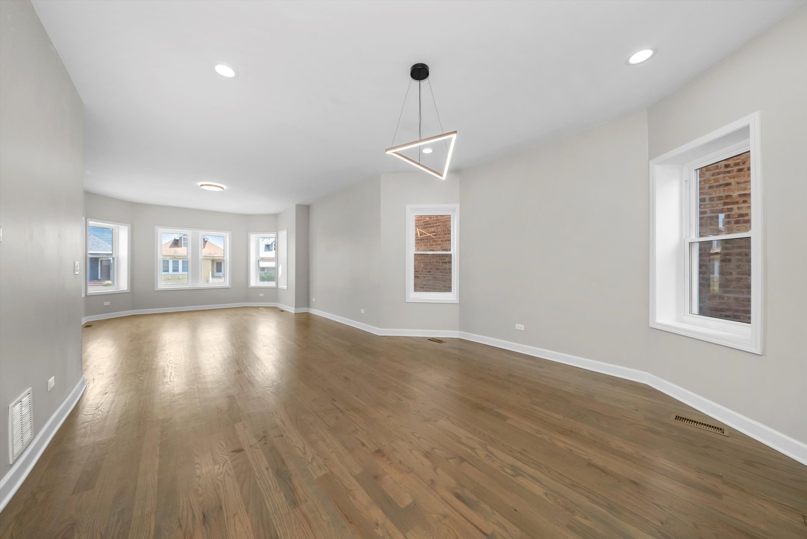 3138 N Marmora Avenue