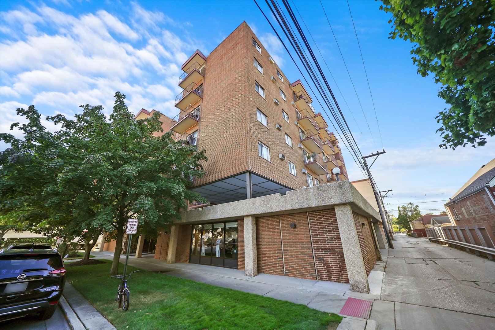 7830 W North Avenue Unit: 304