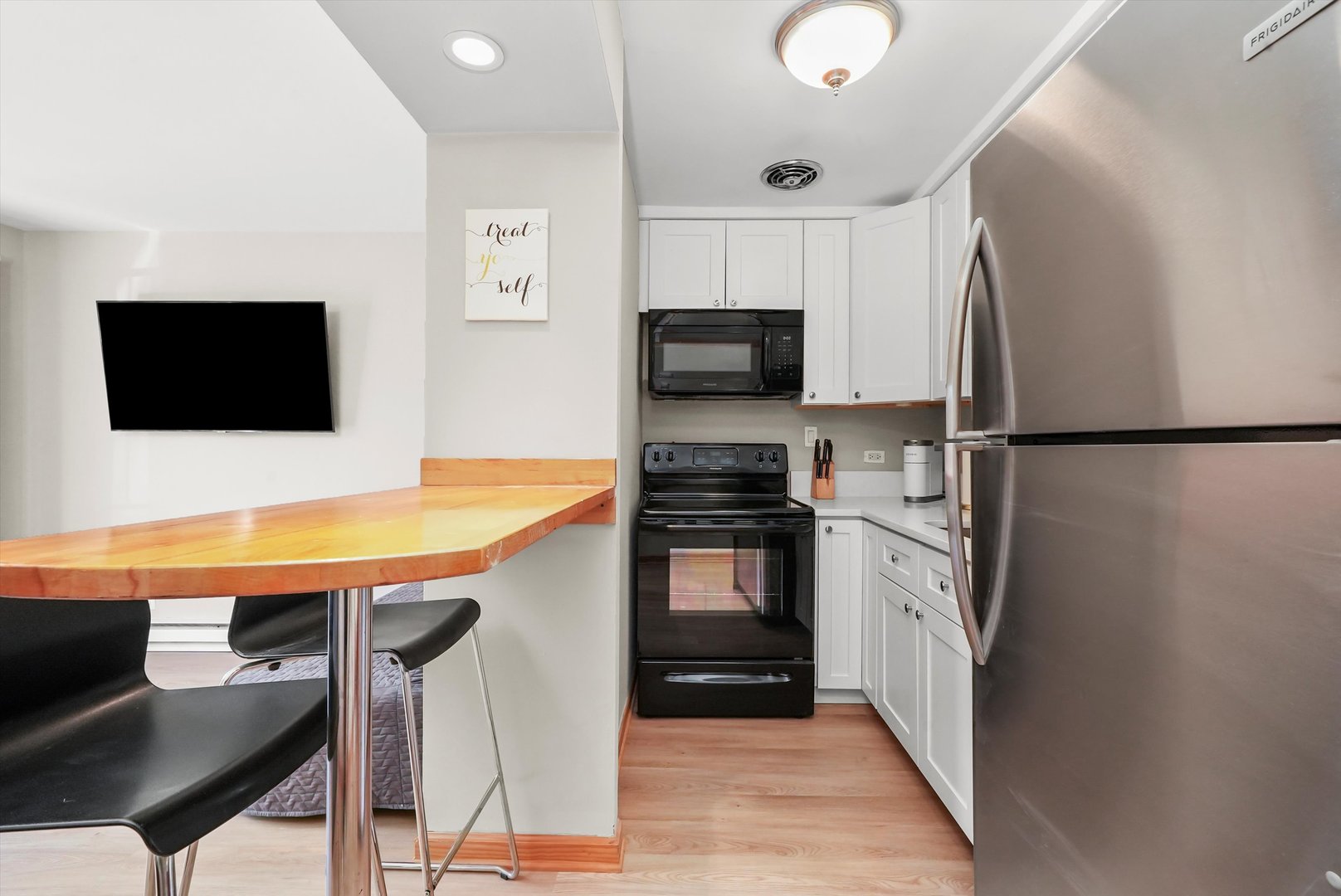 7830 W North Avenue Unit: 304