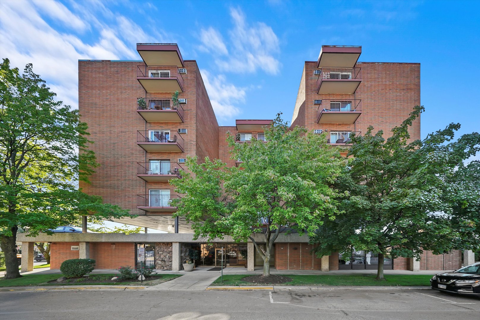 7830 W North Avenue Unit: 304
