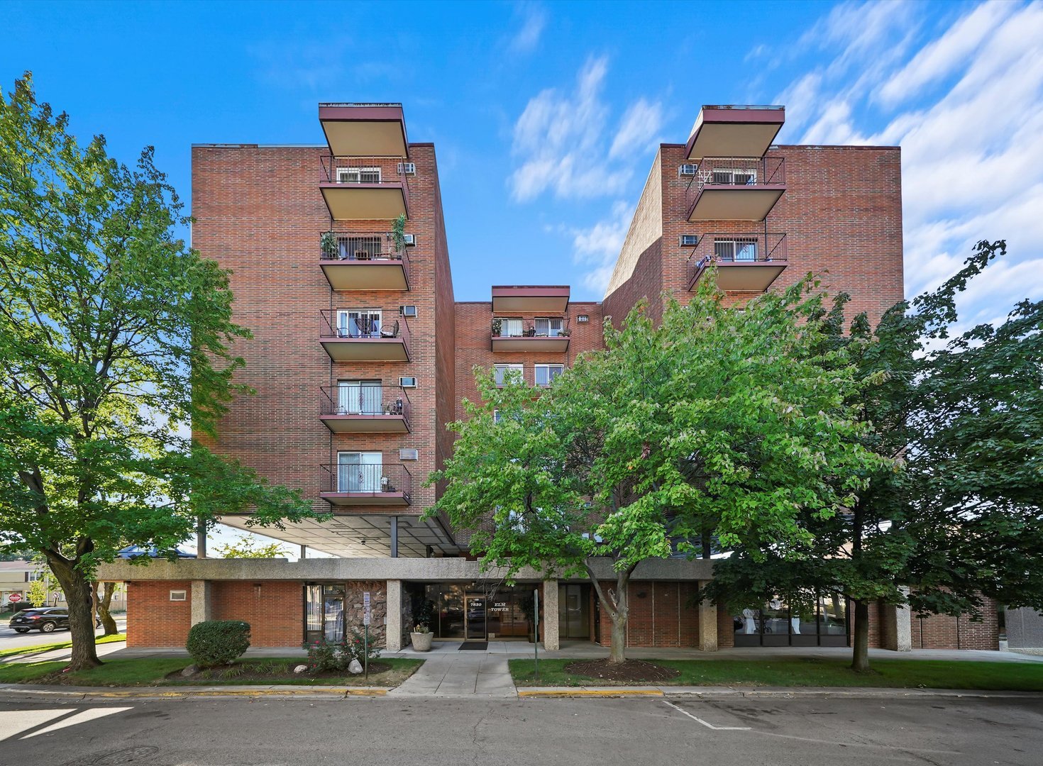 7830 W North Avenue Unit: 304