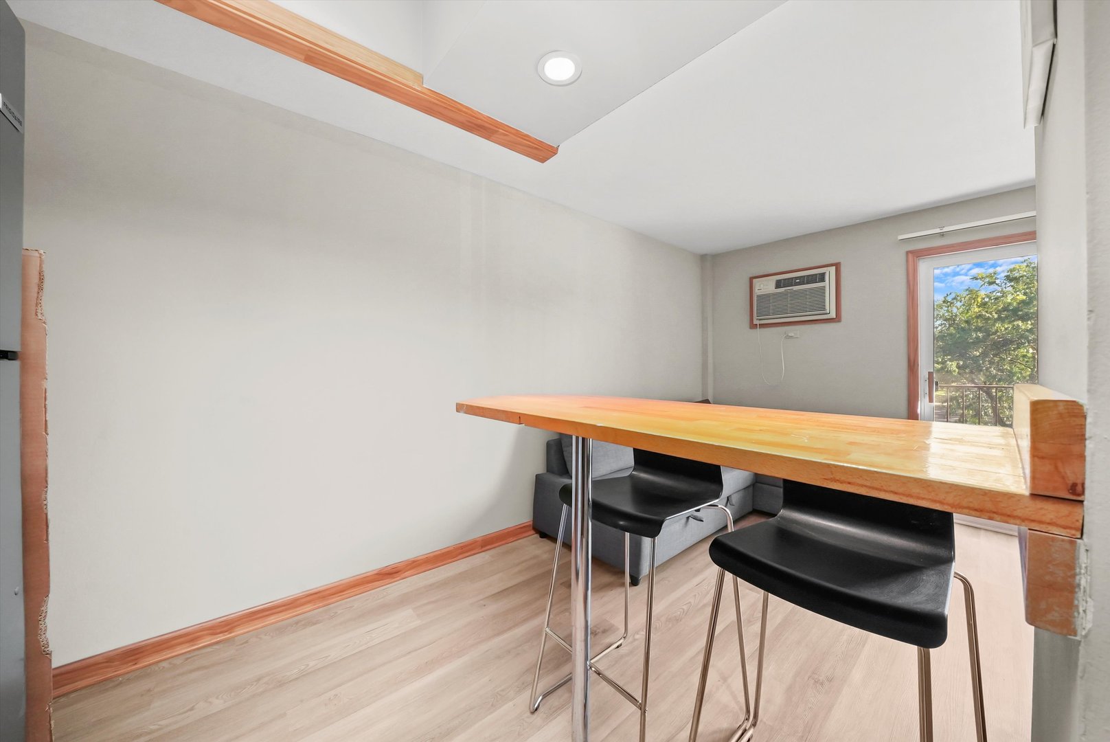 7830 W North Avenue Unit: 304