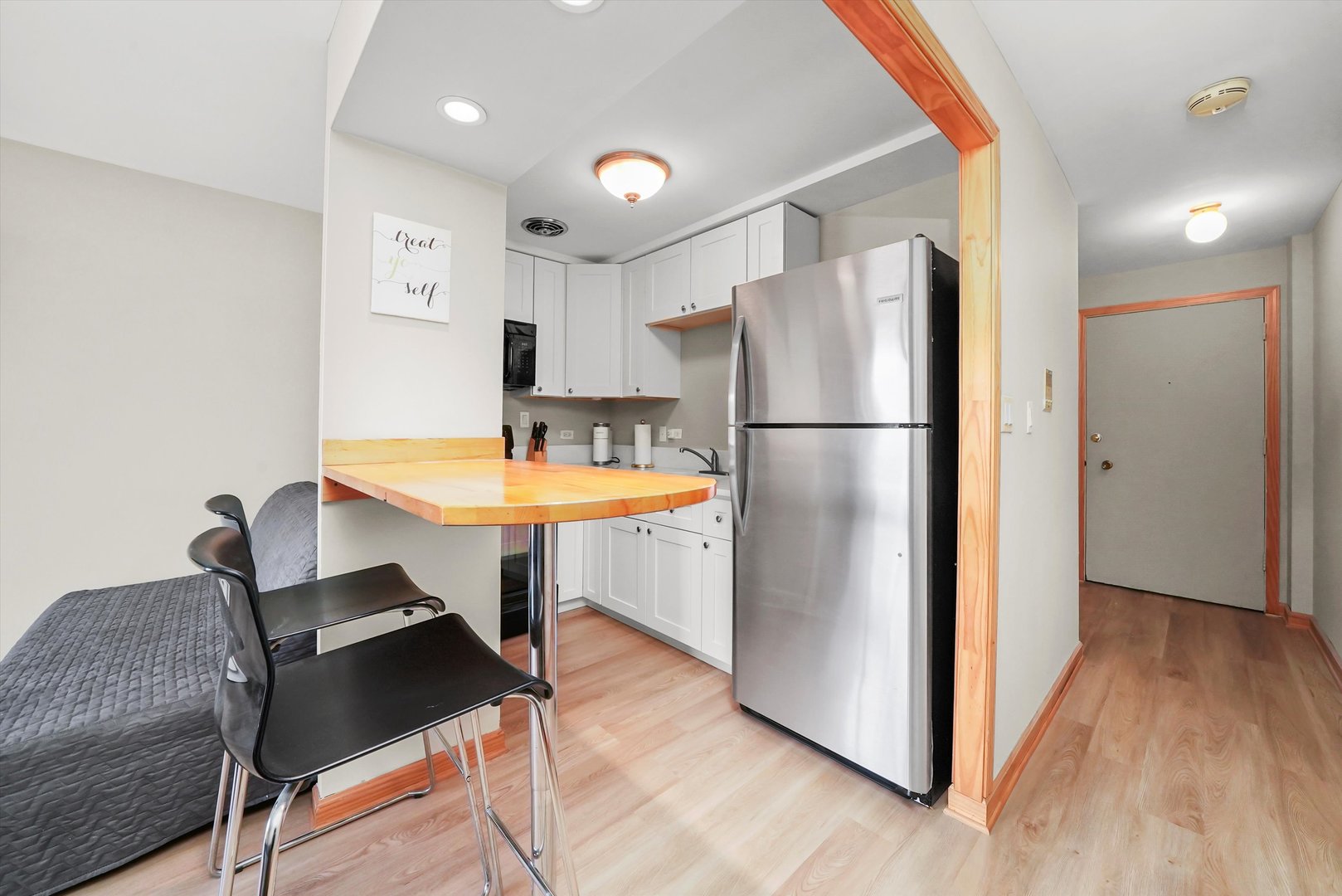 7830 W North Avenue Unit: 304