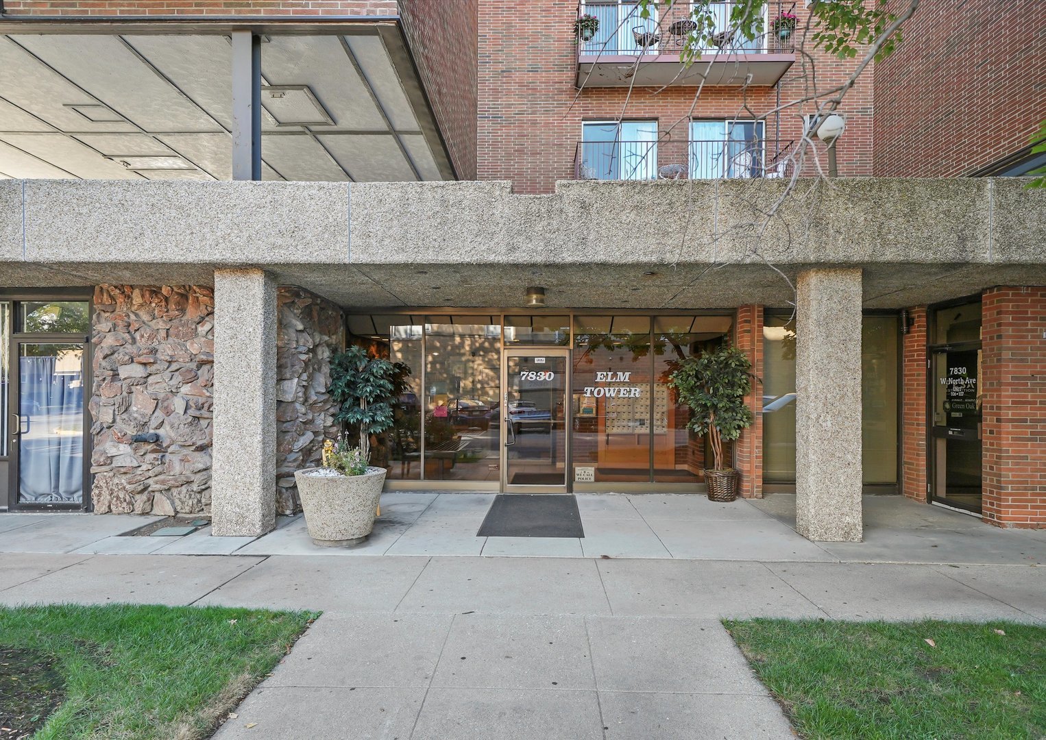 7830 W North Avenue Unit: 304