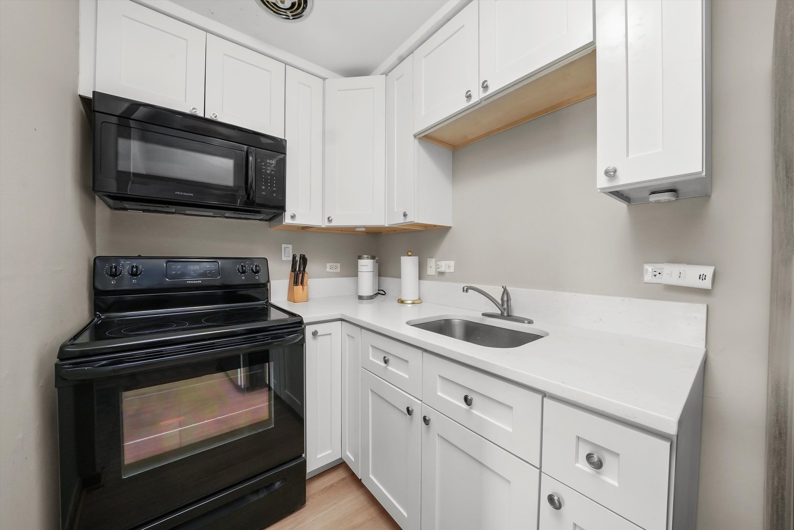 7830 W North Avenue Unit: 304