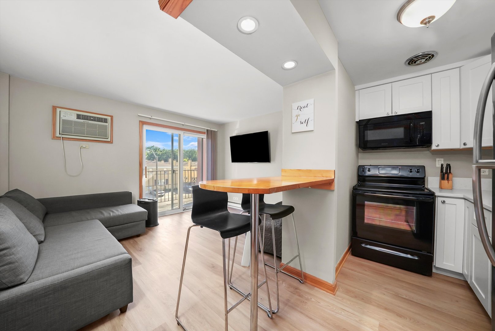 7830 W North Avenue Unit: 304