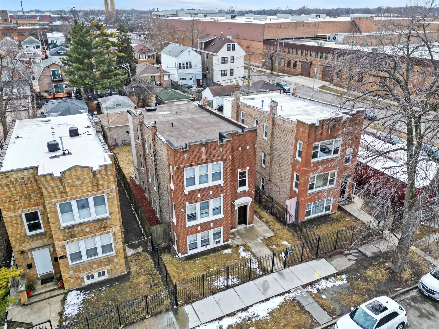 4449 W Walton Street