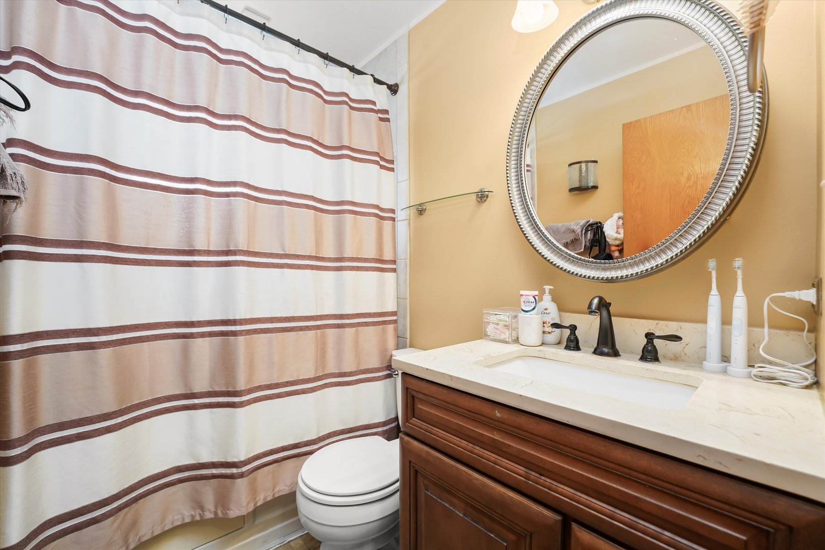 3421 N Overhill Avenue