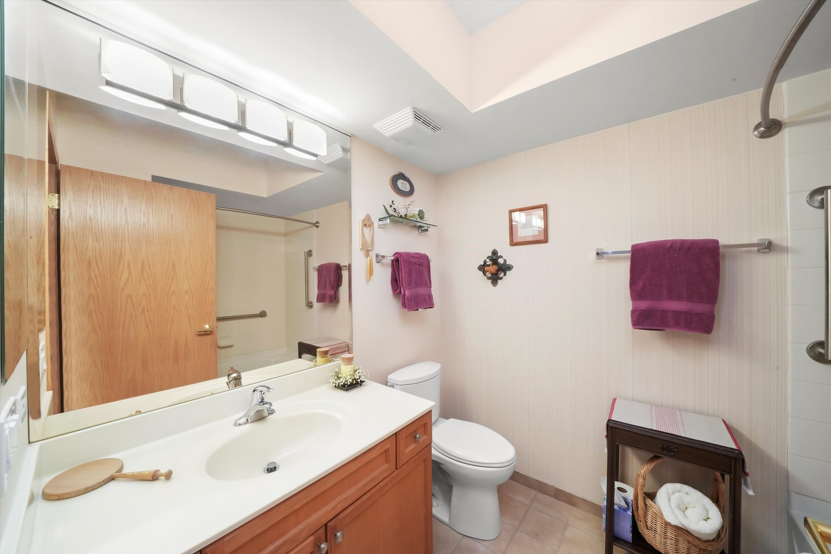 501 ALLES Street Unit: 405