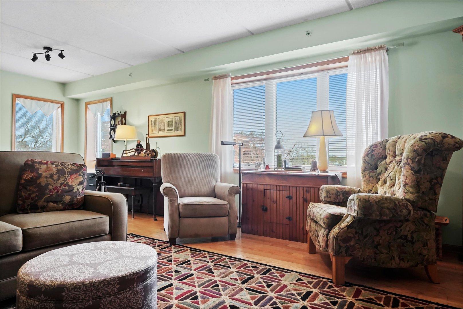 501 ALLES Street Unit: 405