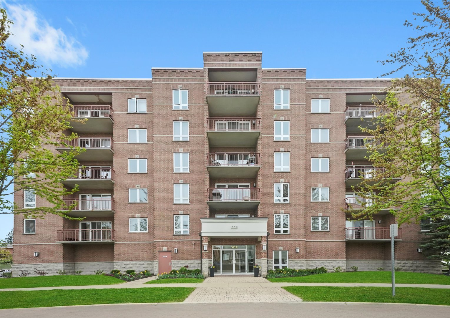 501 ALLES Street Unit: 405