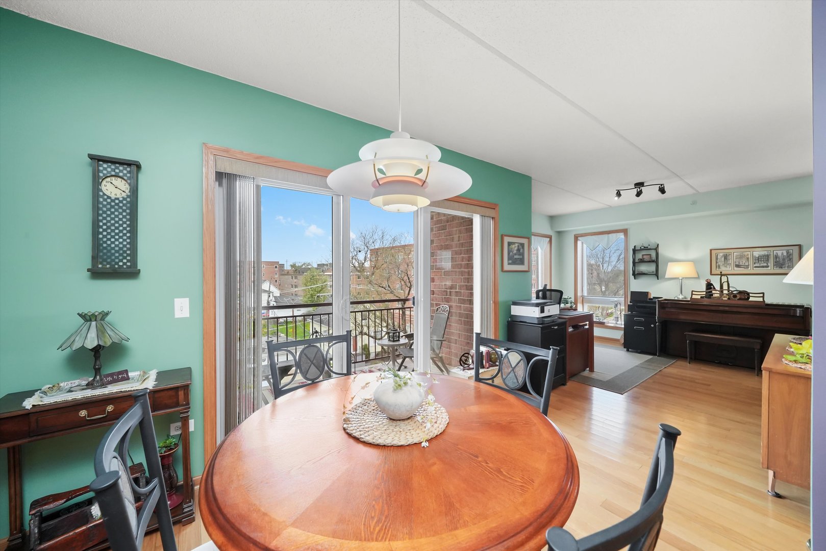 501 ALLES Street Unit: 405