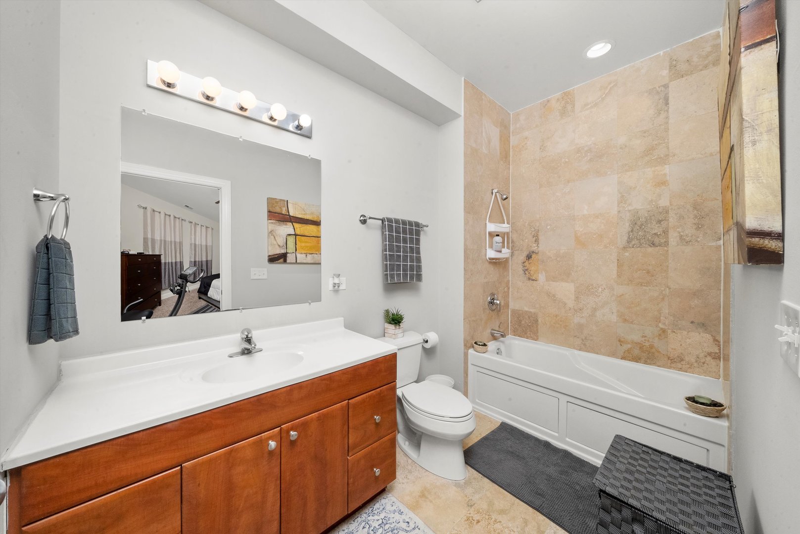 2158 N Natchez Avenue Unit: 1N