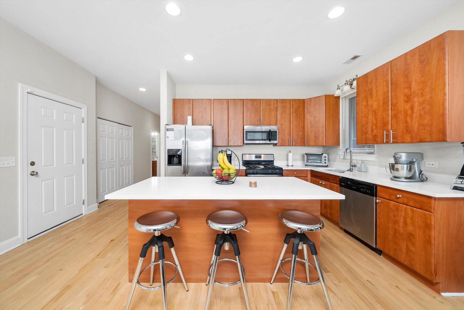 2158 N Natchez Avenue Unit: 1N