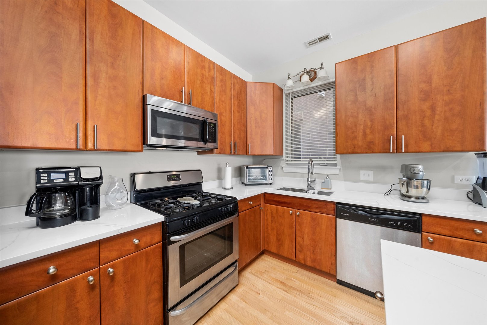 2158 N Natchez Avenue Unit: 1N