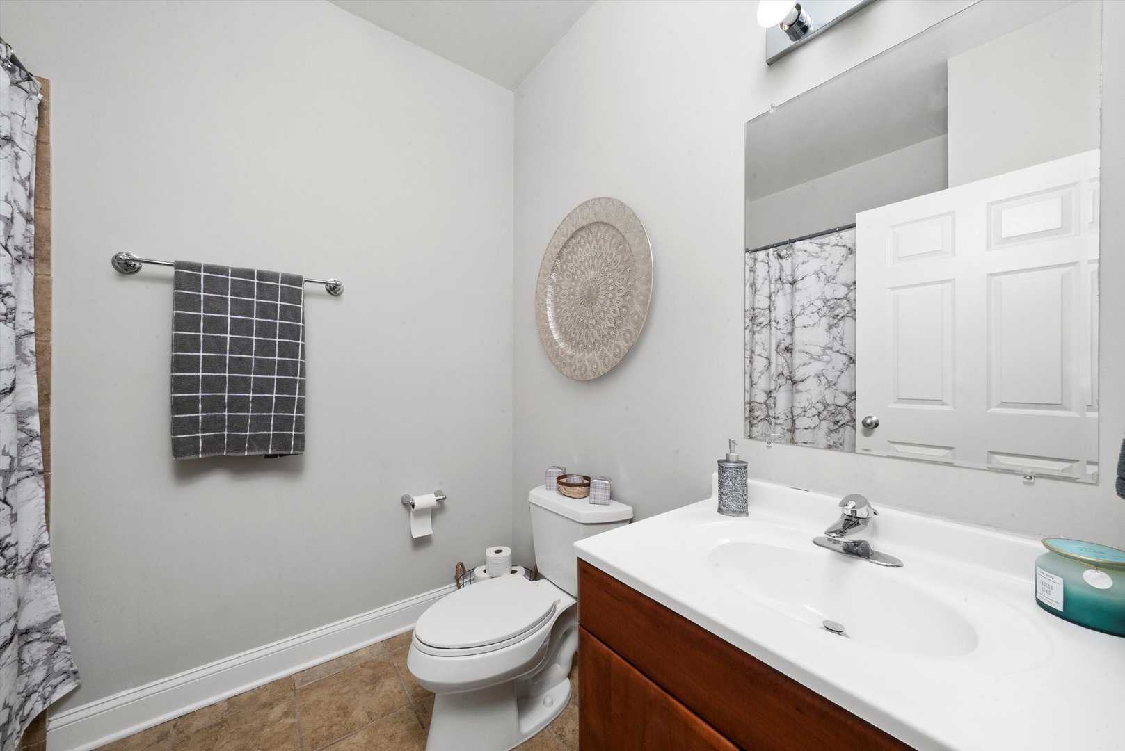 2158 N Natchez Avenue Unit: 1N