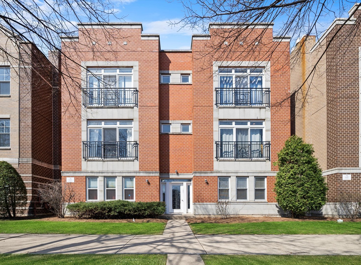 2158 N Natchez Avenue Unit: 1N