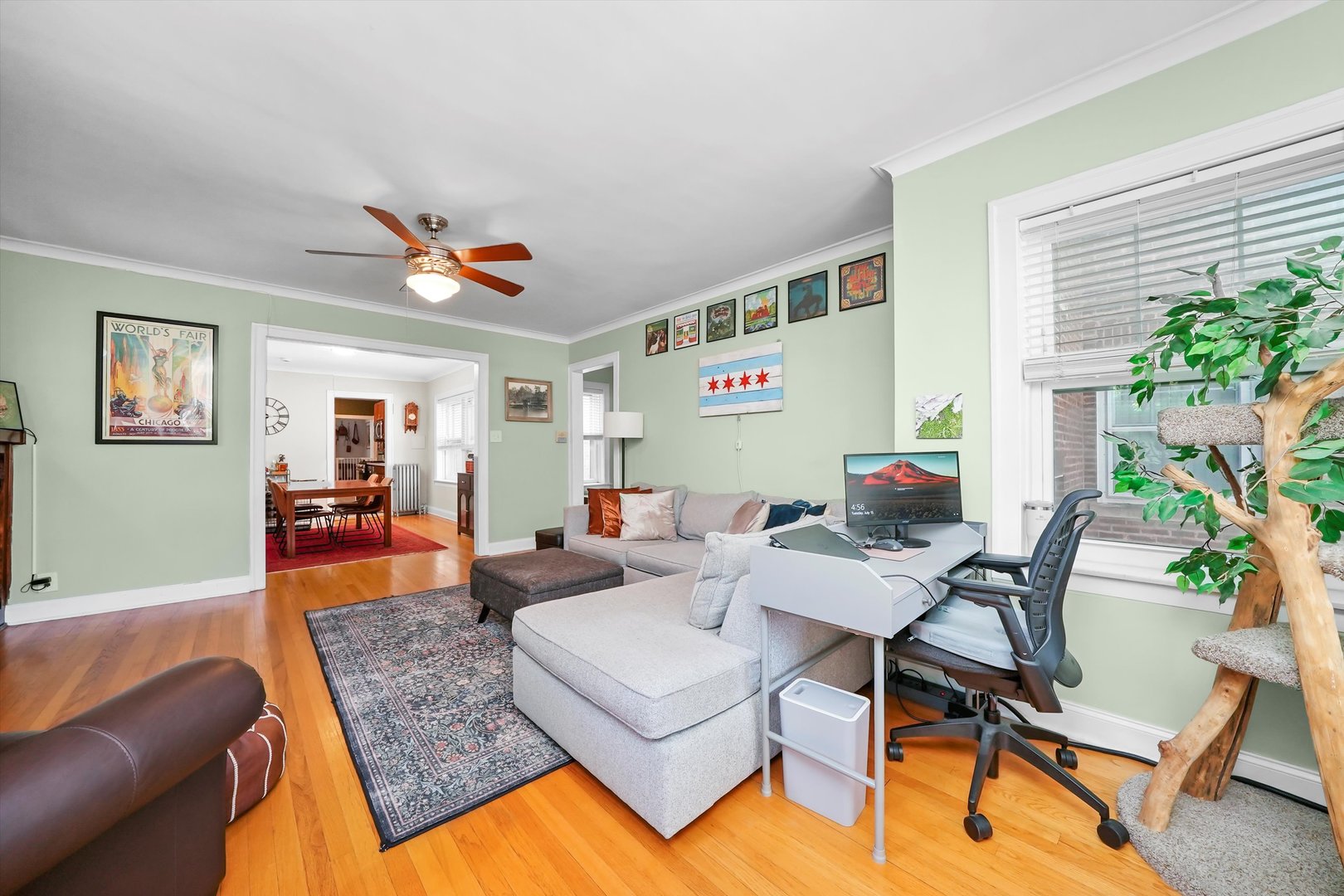 5700 N ARTESIAN Avenue Unit: 2S