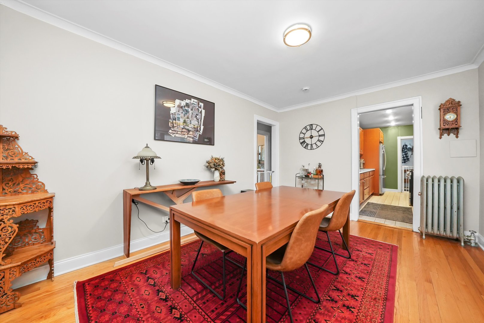 5700 N ARTESIAN Avenue Unit: 2S