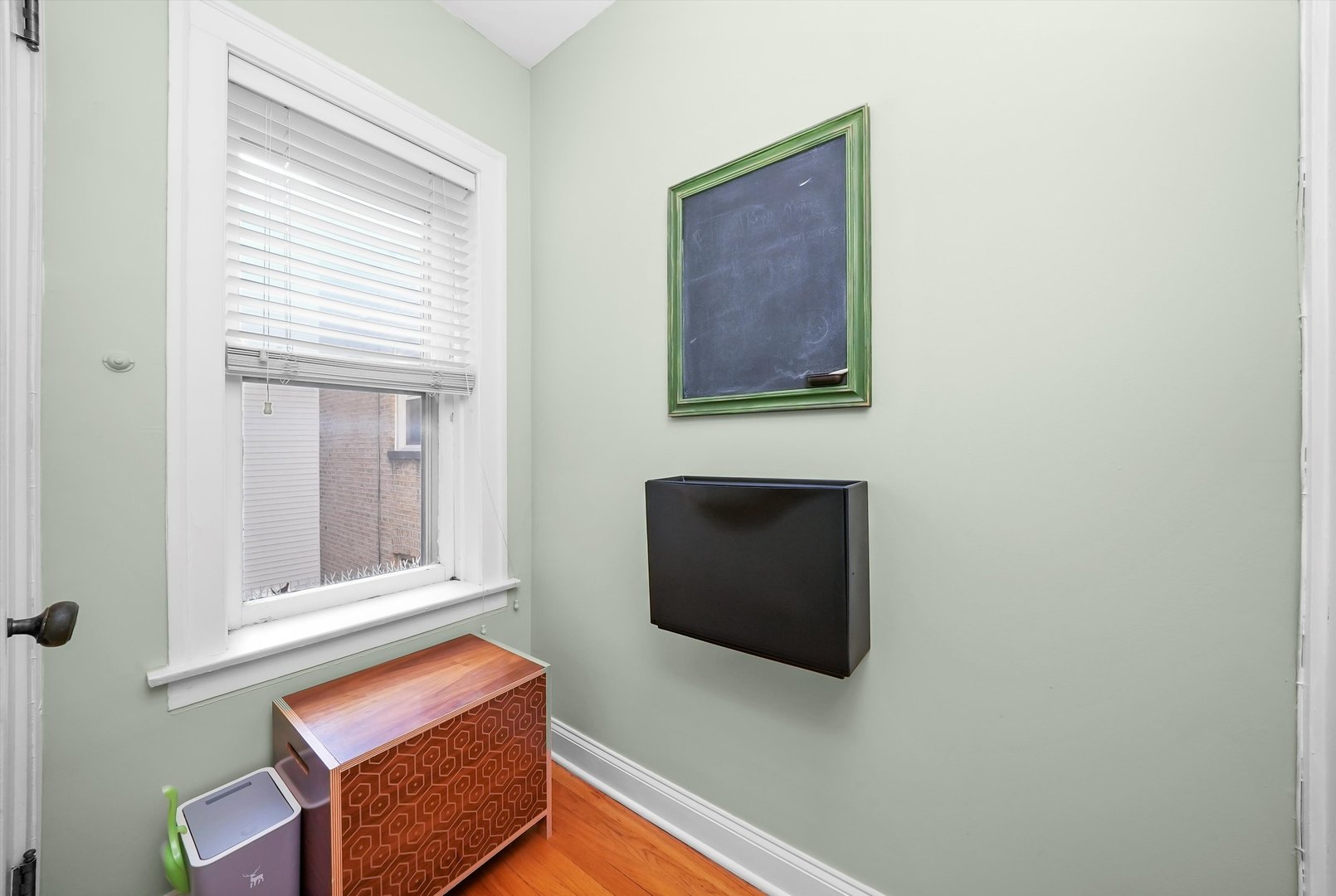 5700 N ARTESIAN Avenue Unit: 2S