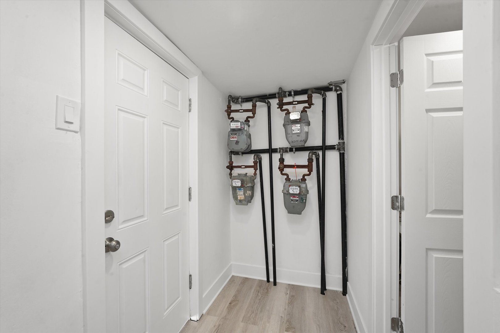 3575 W DICKENS Avenue