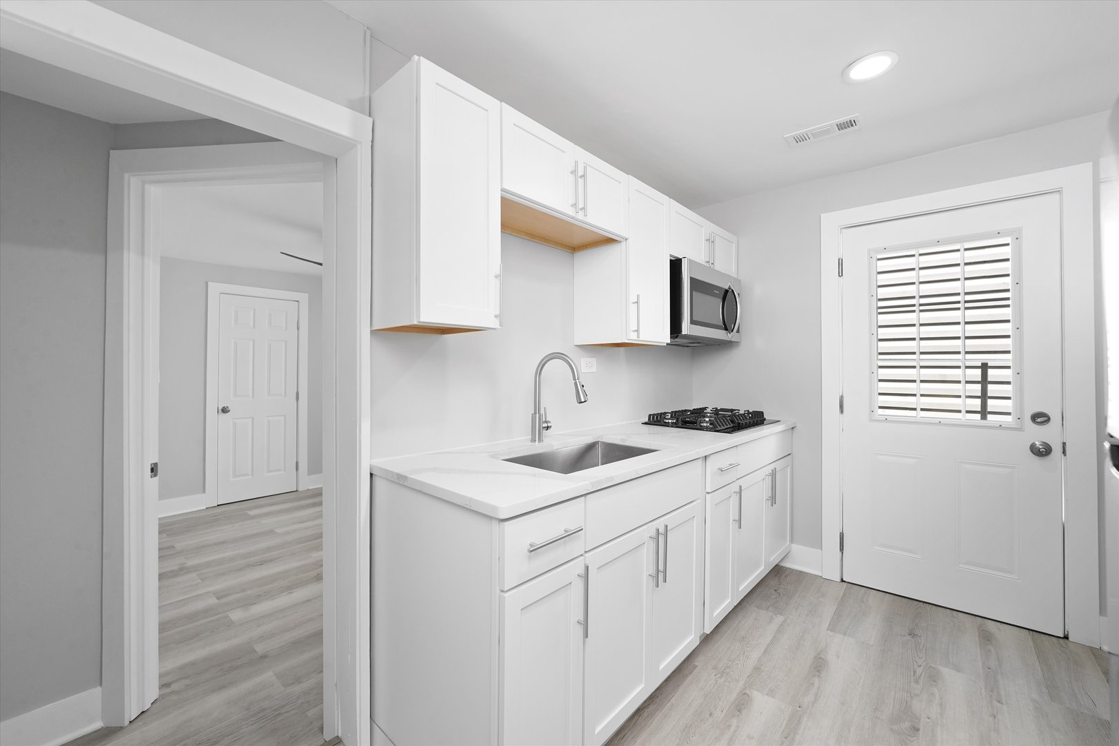 3575 W DICKENS Avenue