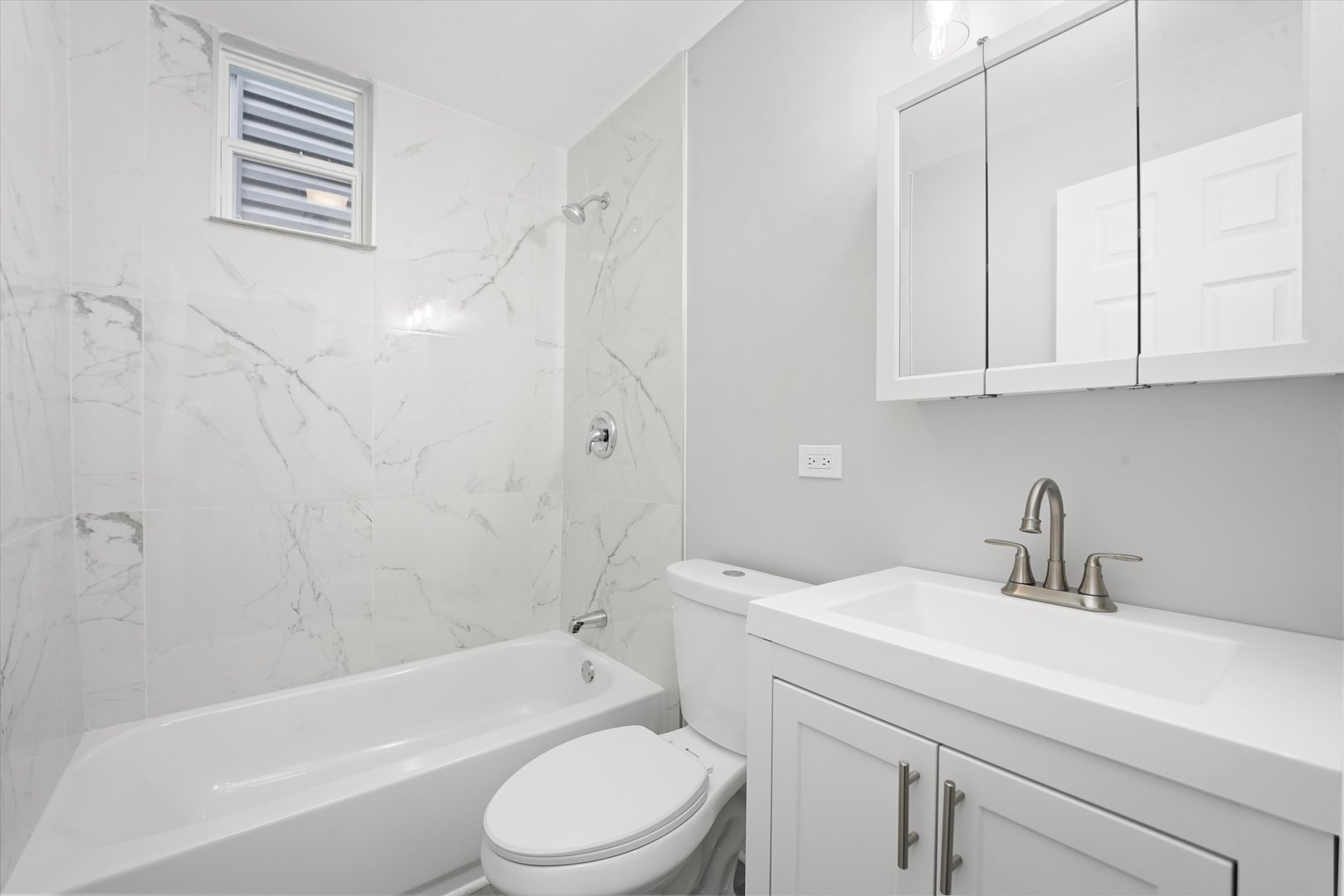 3575 W DICKENS Avenue