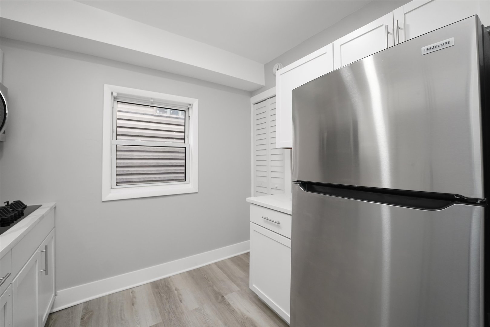 3575 W DICKENS Avenue