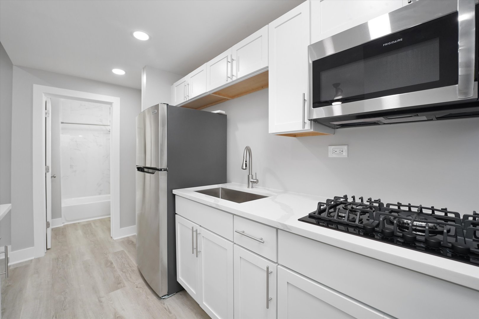 3575 W DICKENS Avenue