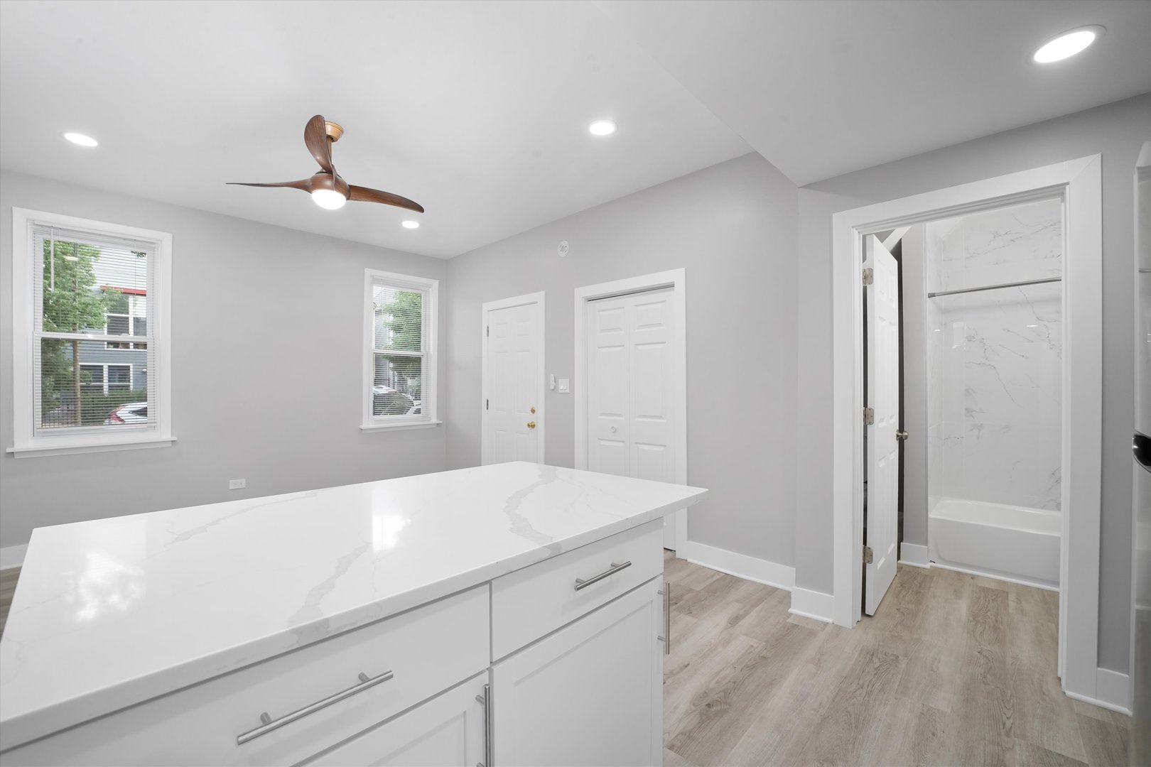 3575 W DICKENS Avenue