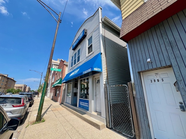 2963 S Archer Avenue