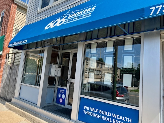 2963 S Archer Avenue