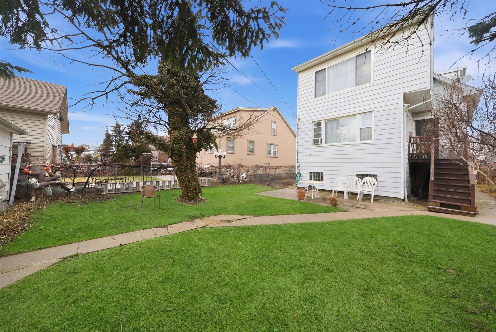 6227 W Addison Street