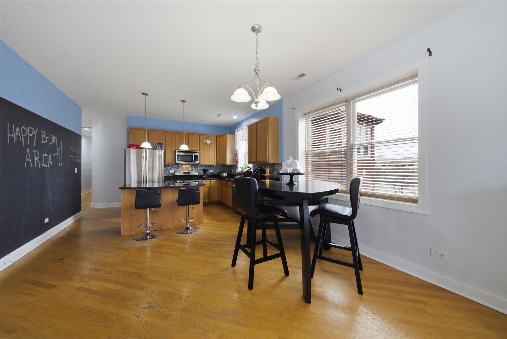 25 N Menard Avenue Unit: 2S