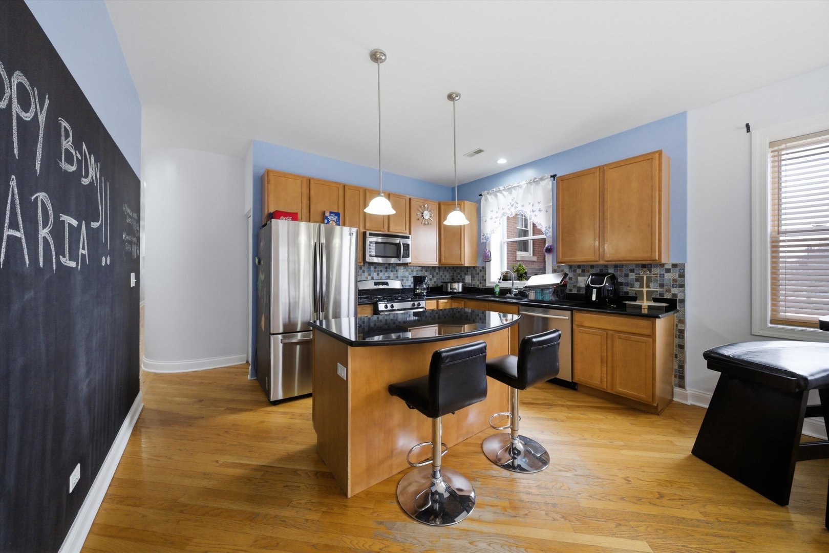 25 N Menard Avenue Unit: 2S