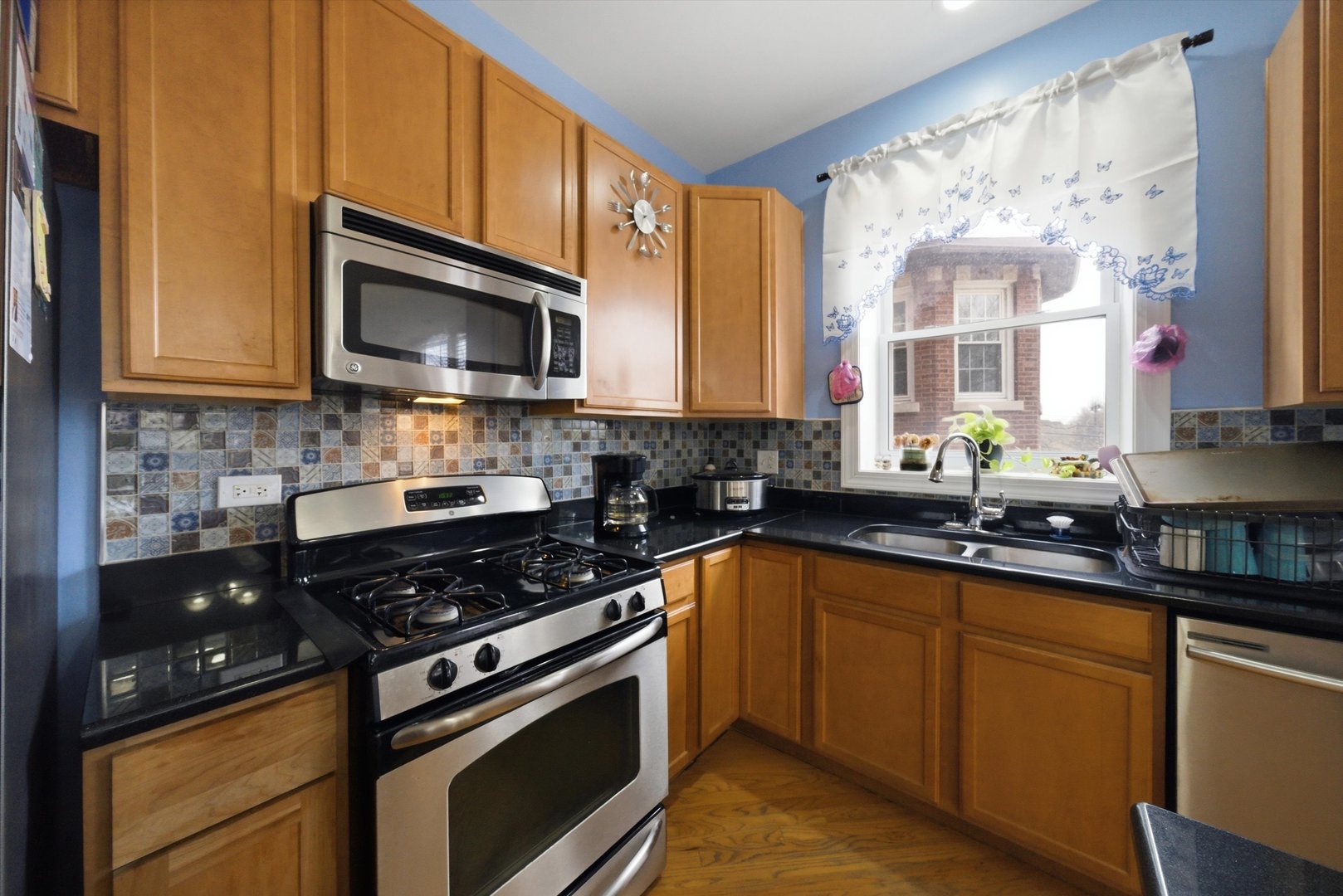 25 N Menard Avenue Unit: 2S