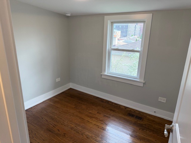 3737 N Oconto Avenue Unit: 2