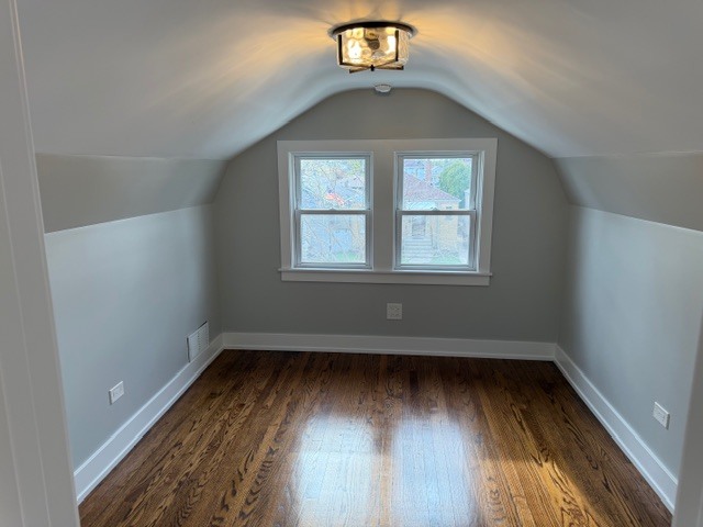 3737 N Oconto Avenue Unit: 2