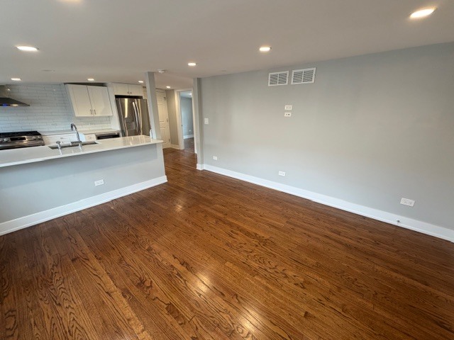 3737 N Oconto Avenue Unit: 2