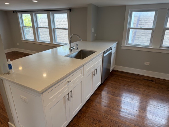 3737 N Oconto Avenue Unit: 2