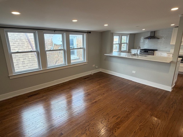 3737 N Oconto Avenue Unit: 2